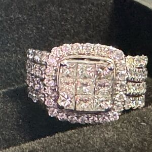 Kay Jewelers Ring with Sparkling 2Karat Princess cut and round diamond ring.